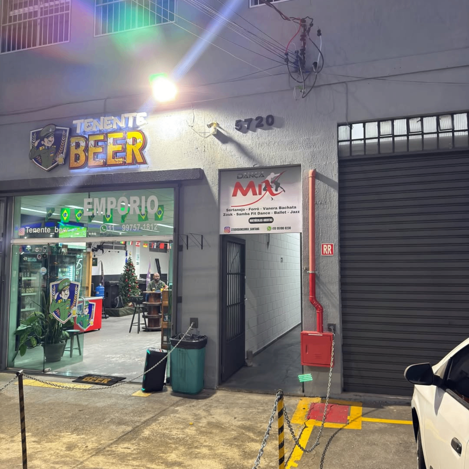 Entrada do Studio Dança Mix em Santana de Parnaíba